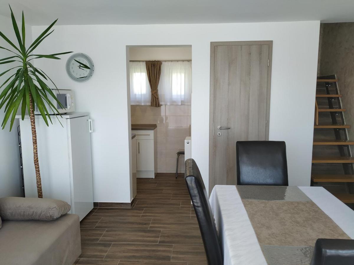 Mogyorosi Apartman Badacsonytördemic Exteriör bild